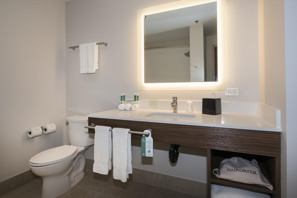 Holiday Inn Express & Suites Victoria-Colwood By Ihg Langford Kültér fotó